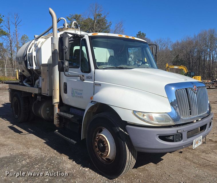 image for item DU2684 2012 International Durastar 4300 sewer jetter truck