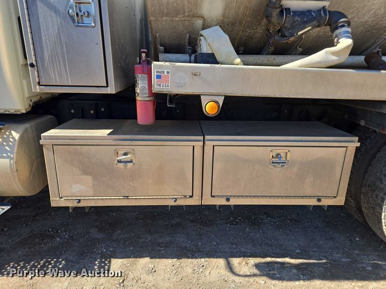 image for item DU2684 2012 International Durastar 4300 sewer jetter truck