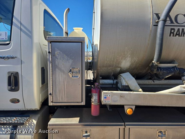 image for item DU2684 2012 International Durastar 4300 sewer jetter truck