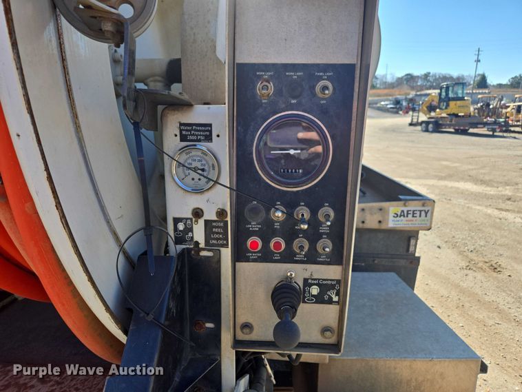 image for item DU2684 2012 International Durastar 4300 sewer jetter truck