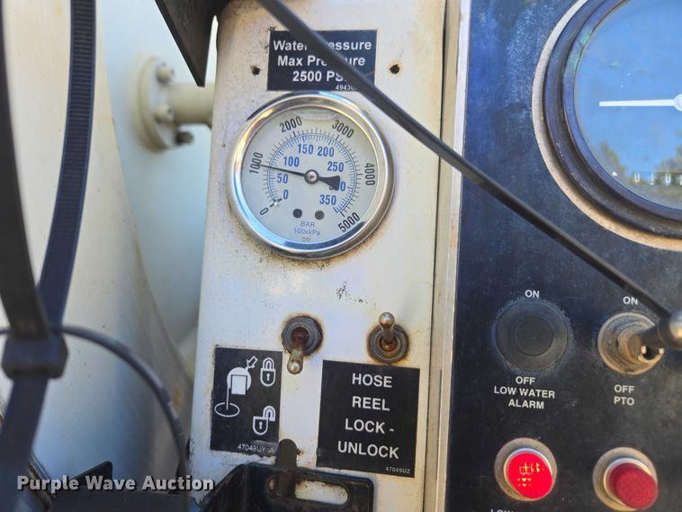 image for item DU2684 2012 International Durastar 4300 sewer jetter truck