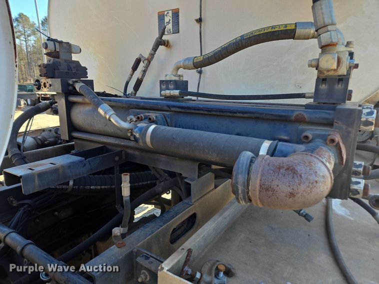 image for item DU2684 2012 International Durastar 4300 sewer jetter truck