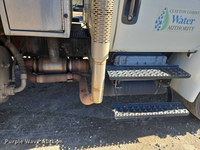 image for item DU2684 2012 International Durastar 4300 sewer jetter truck