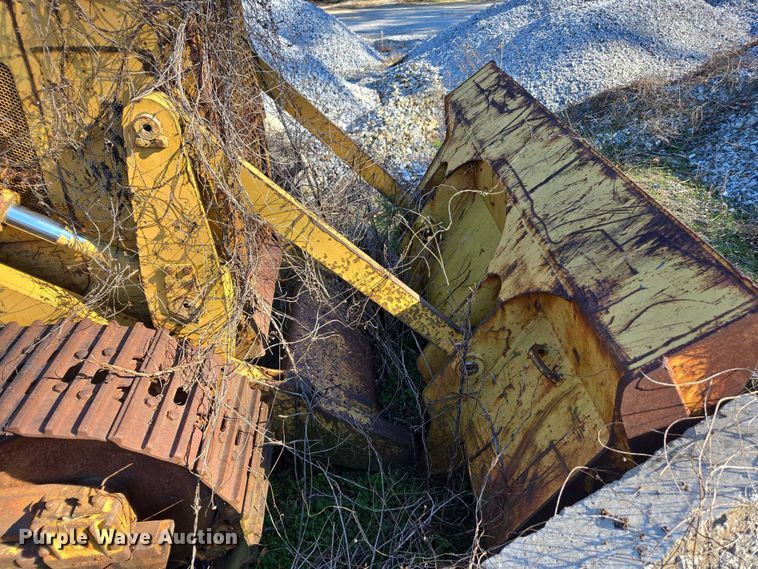 image for item DU2688 Komatsu D57S-1 track loader