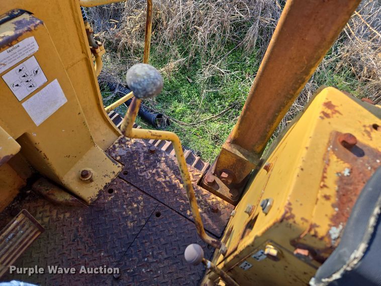 image for item DU2688 Komatsu D57S-1 track loader