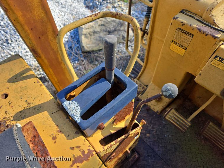 image for item DU2688 Komatsu D57S-1 track loader