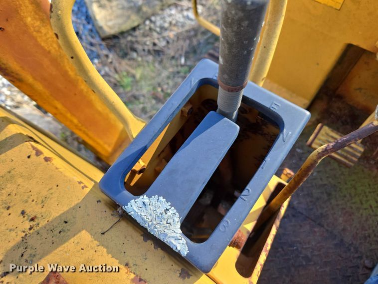 image for item DU2688 Komatsu D57S-1 track loader