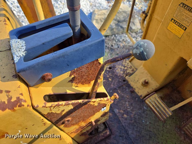 image for item DU2688 Komatsu D57S-1 track loader