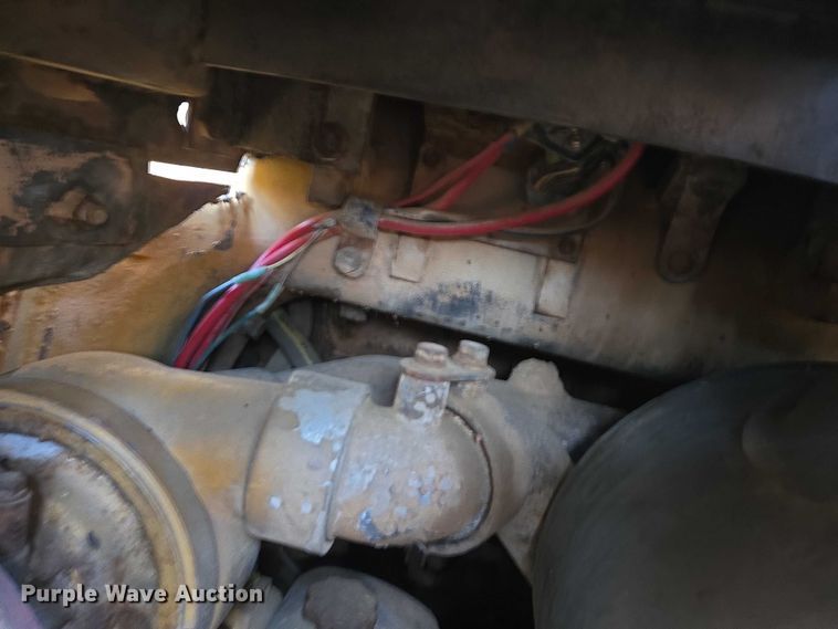 image for item DU2688 Komatsu D57S-1 track loader