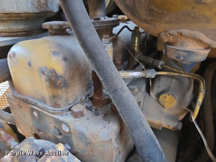 image for item DU2688 Komatsu D57S-1 track loader