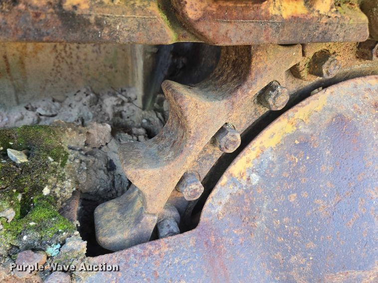 image for item DU2688 Komatsu D57S-1 track loader