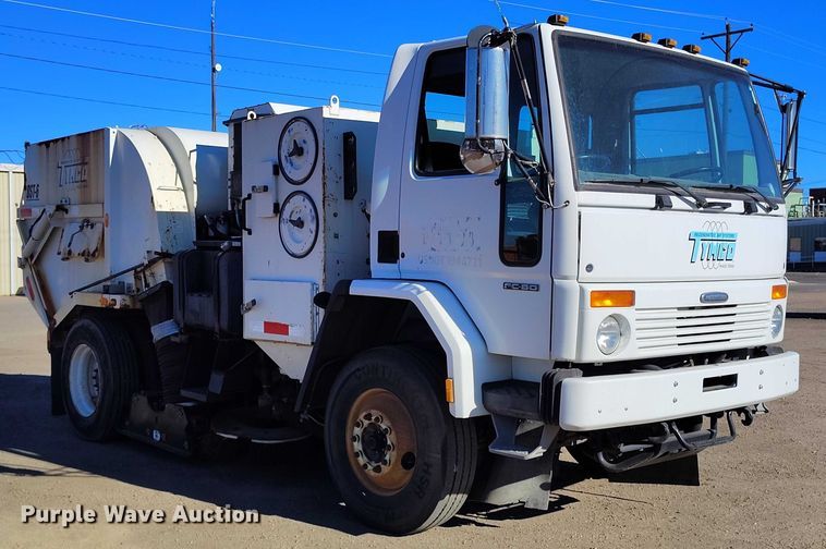 image for item DV6590 2005 Freightliner  FC80 street sweeper truck