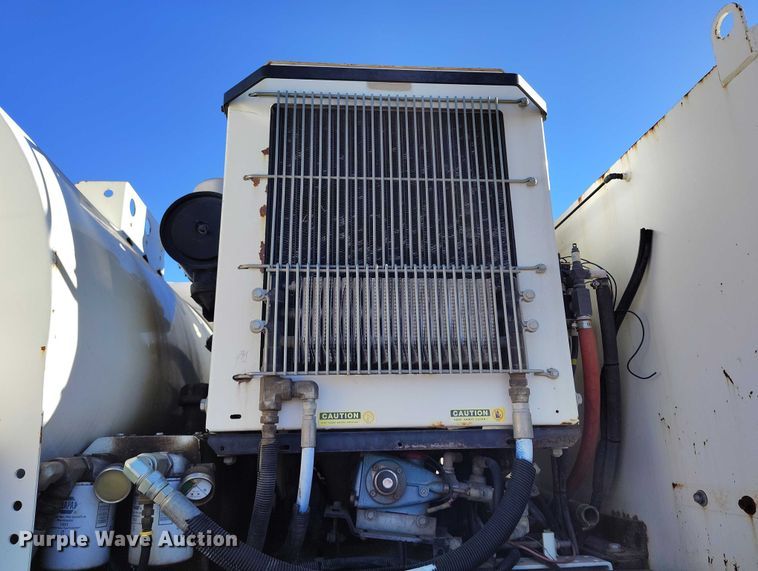 image for item DV6590 2005 Freightliner  FC80 street sweeper truck