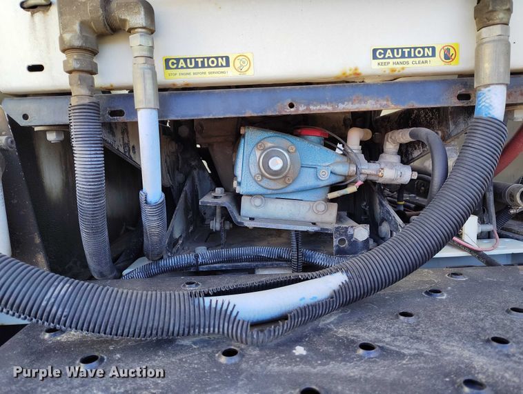 image for item DV6590 2005 Freightliner  FC80 street sweeper truck