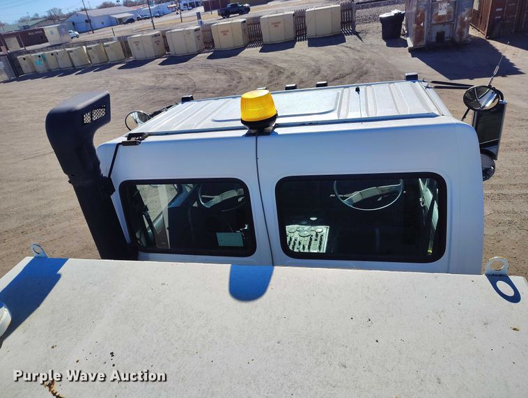 image for item DV6590 2005 Freightliner  FC80 street sweeper truck