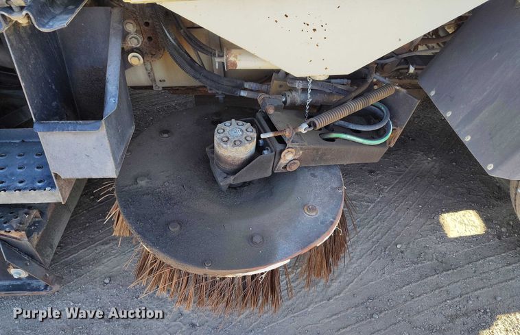 image for item DV6590 2005 Freightliner  FC80 street sweeper truck