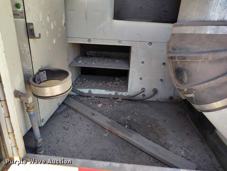 image for item DV6590 2005 Freightliner  FC80 street sweeper truck