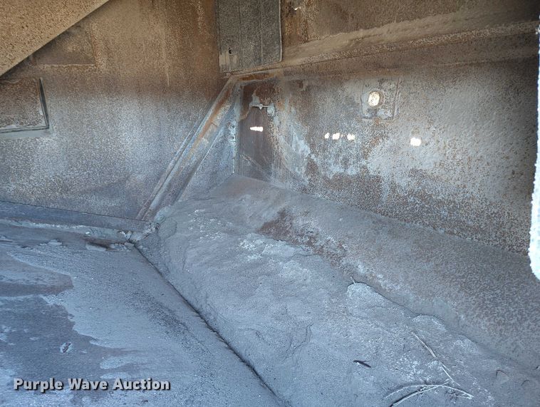 image for item DV6590 2005 Freightliner  FC80 street sweeper truck