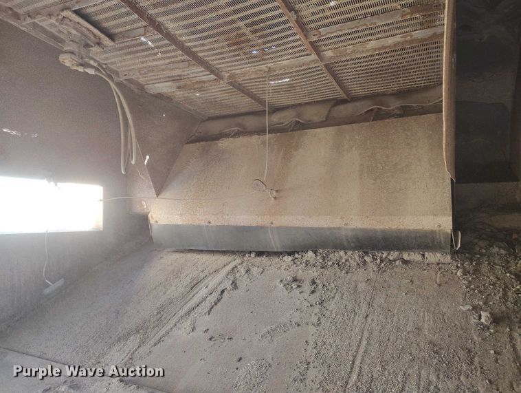 image for item DV6590 2005 Freightliner  FC80 street sweeper truck