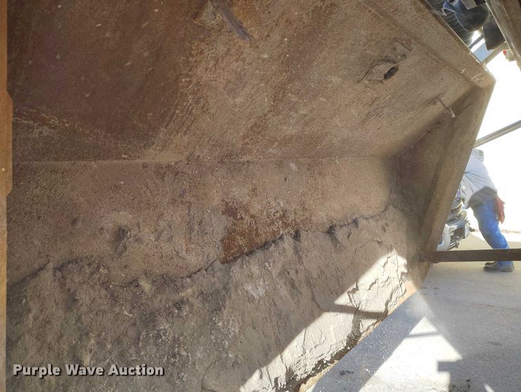 image for item DV6590 2005 Freightliner  FC80 street sweeper truck