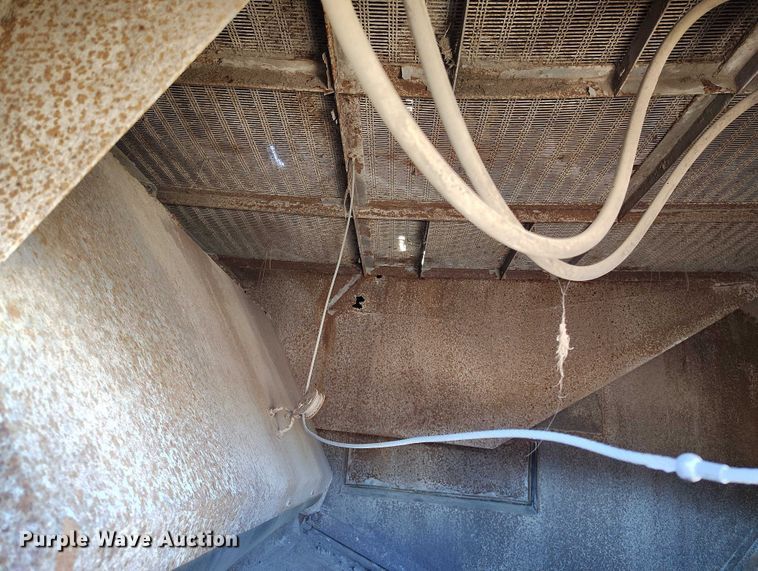 image for item DV6590 2005 Freightliner  FC80 street sweeper truck