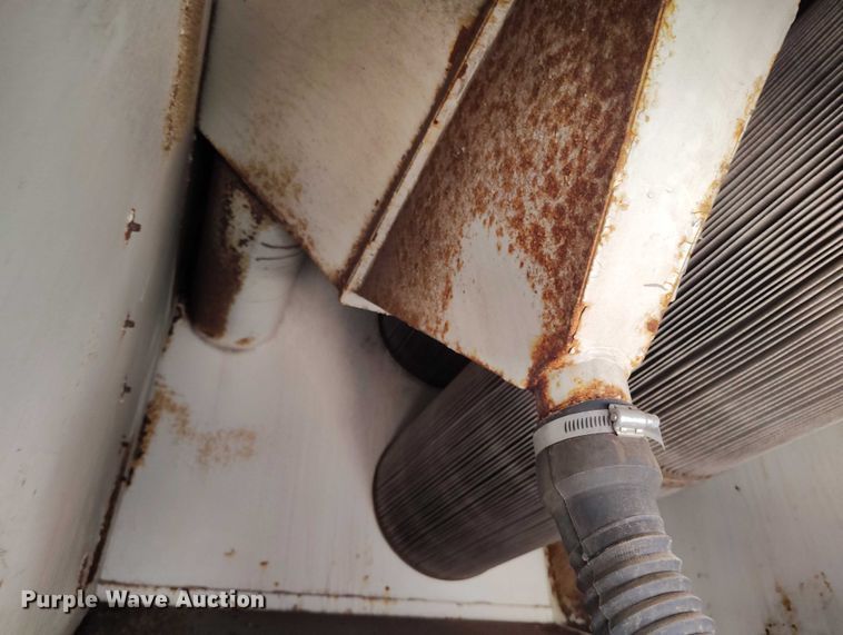 image for item DV6590 2005 Freightliner  FC80 street sweeper truck