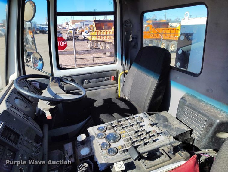 image for item DV6590 2005 Freightliner  FC80 street sweeper truck