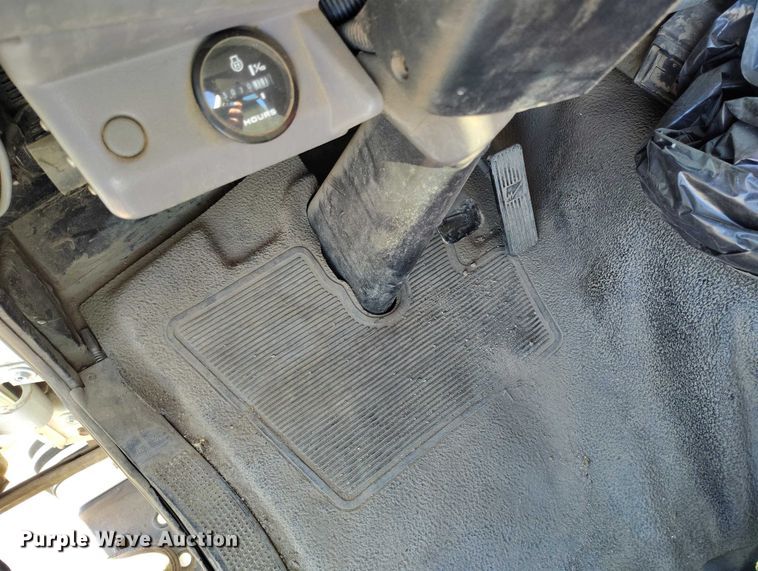 image for item DV6590 2005 Freightliner  FC80 street sweeper truck