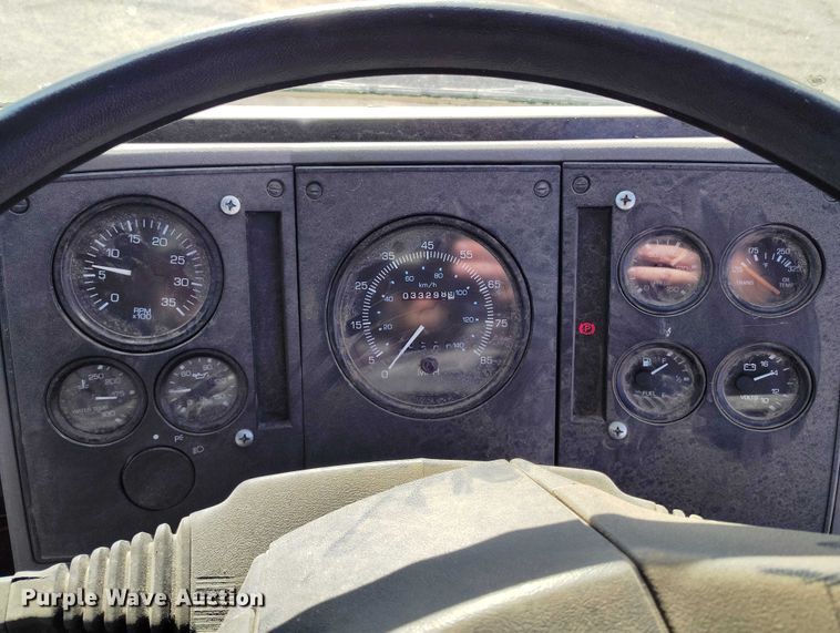 image for item DV6590 2005 Freightliner  FC80 street sweeper truck