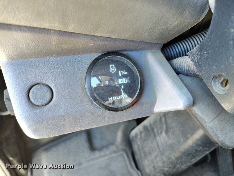 image for item DV6590 2005 Freightliner  FC80 street sweeper truck