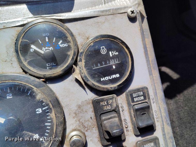 image for item DV6590 2005 Freightliner  FC80 street sweeper truck