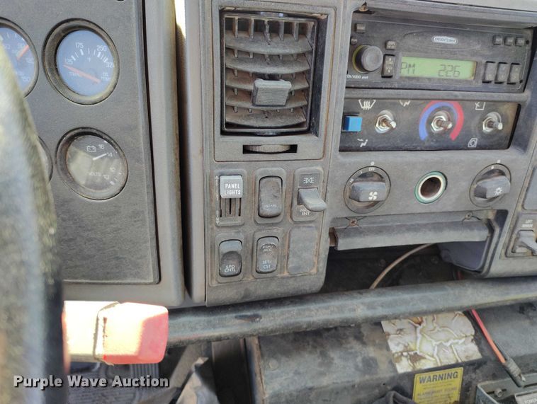 image for item DV6590 2005 Freightliner  FC80 street sweeper truck