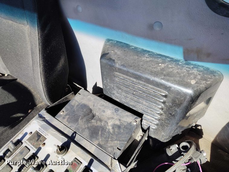 image for item DV6590 2005 Freightliner  FC80 street sweeper truck