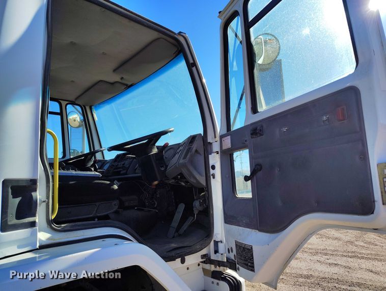 image for item DV6590 2005 Freightliner  FC80 street sweeper truck