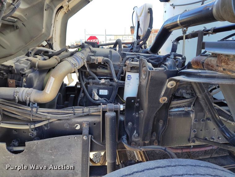 image for item DV6590 2005 Freightliner  FC80 street sweeper truck