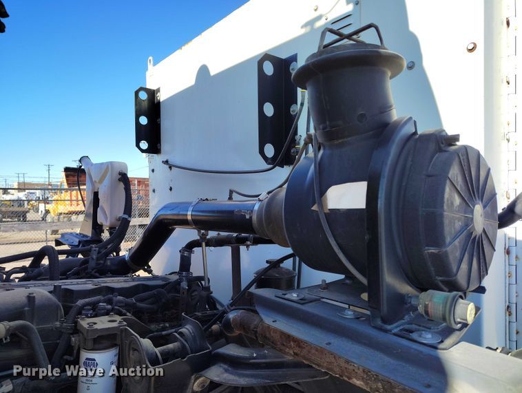 image for item DV6590 2005 Freightliner  FC80 street sweeper truck