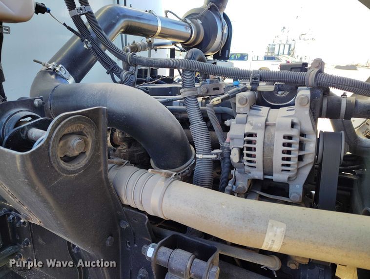 image for item DV6590 2005 Freightliner  FC80 street sweeper truck