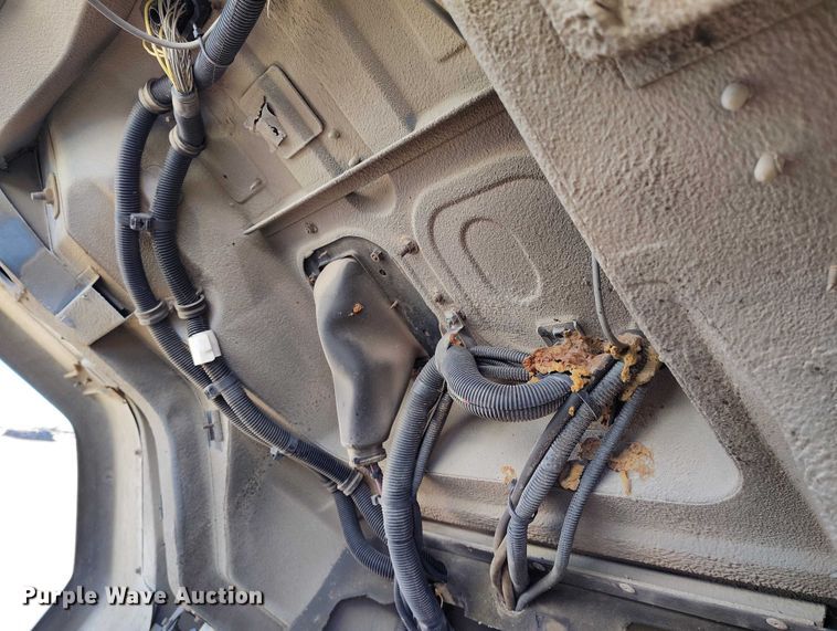 image for item DV6590 2005 Freightliner  FC80 street sweeper truck