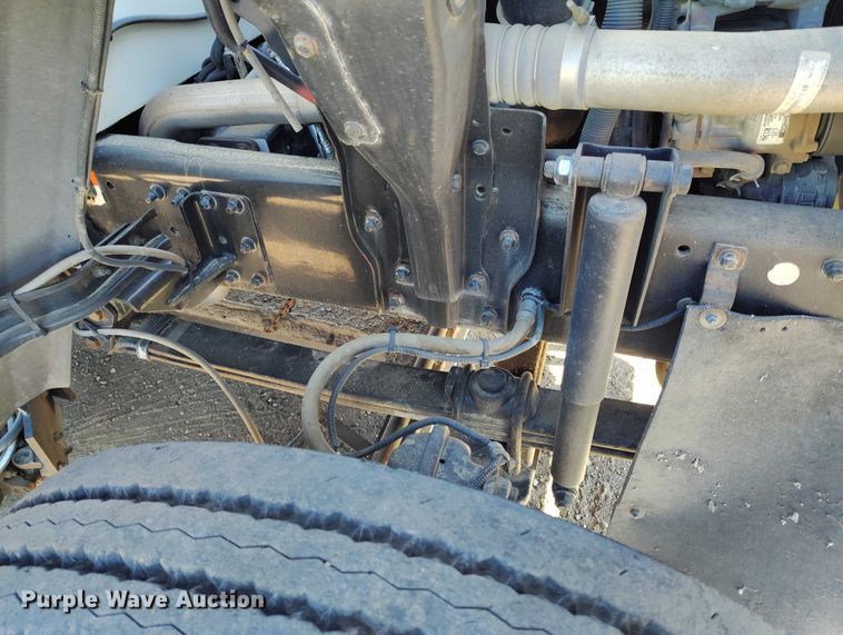 image for item DV6590 2005 Freightliner  FC80 street sweeper truck