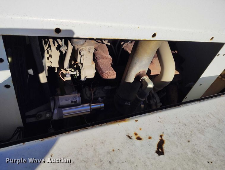 image for item DV6590 2005 Freightliner  FC80 street sweeper truck