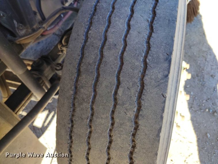 image for item DV6590 2005 Freightliner  FC80 street sweeper truck