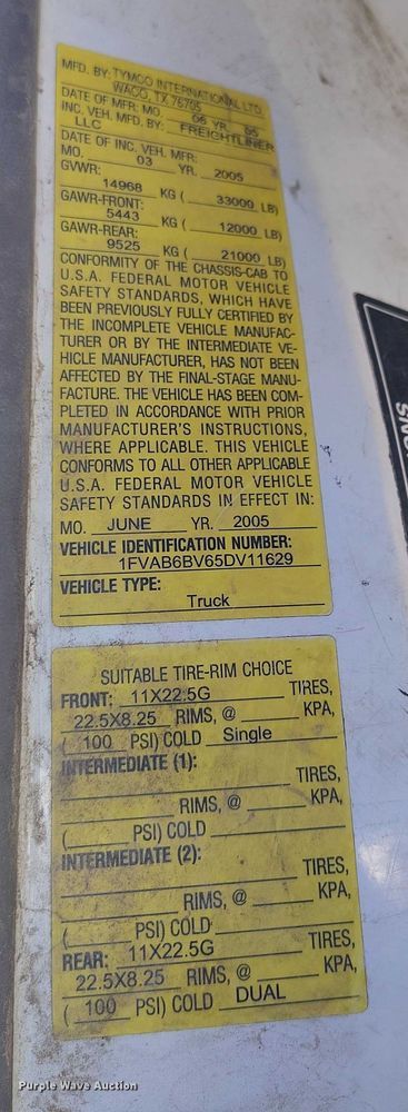 image for item DV6590 2005 Freightliner  FC80 street sweeper truck