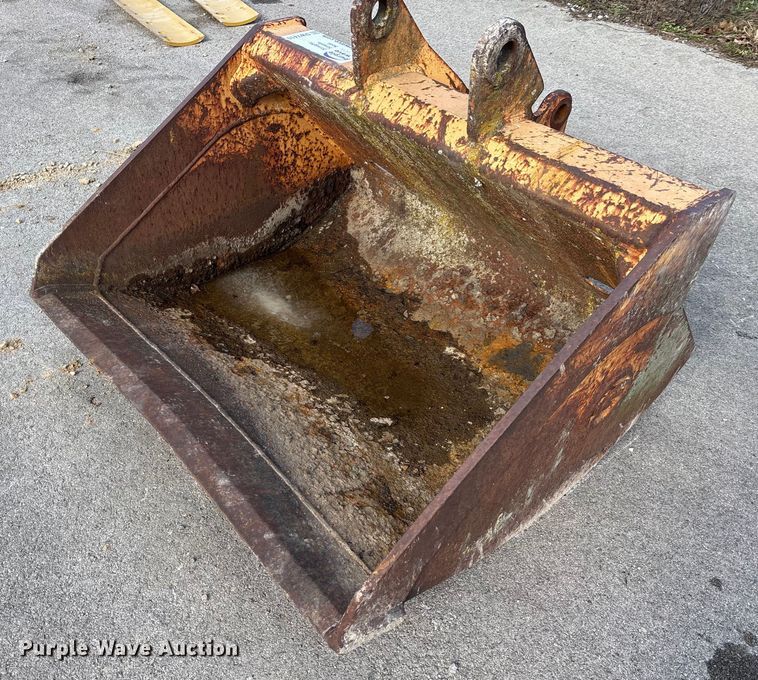 image for item DW7410 (2) backhoe buckets