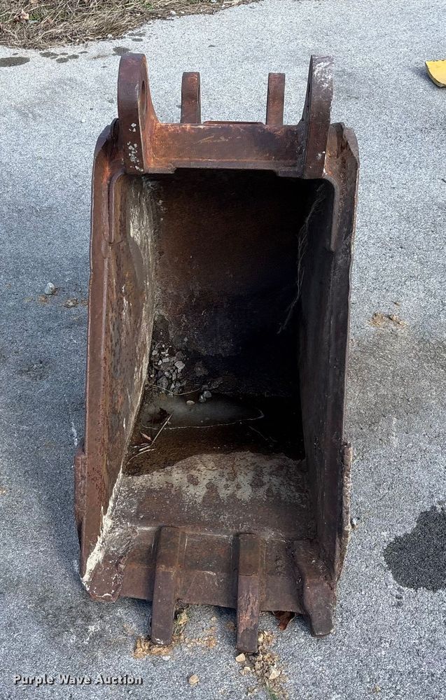 image for item DW7410 (2) backhoe buckets