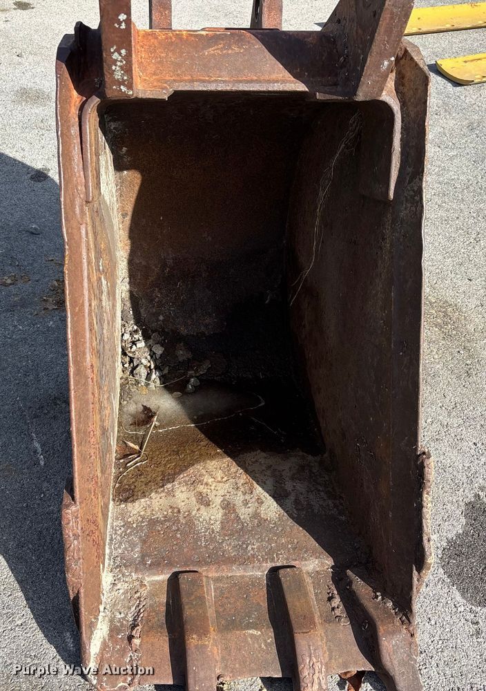 image for item DW7410 (2) backhoe buckets