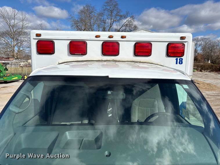 image for item DW7415 2010 Chevrolet Express 3500 ambulance