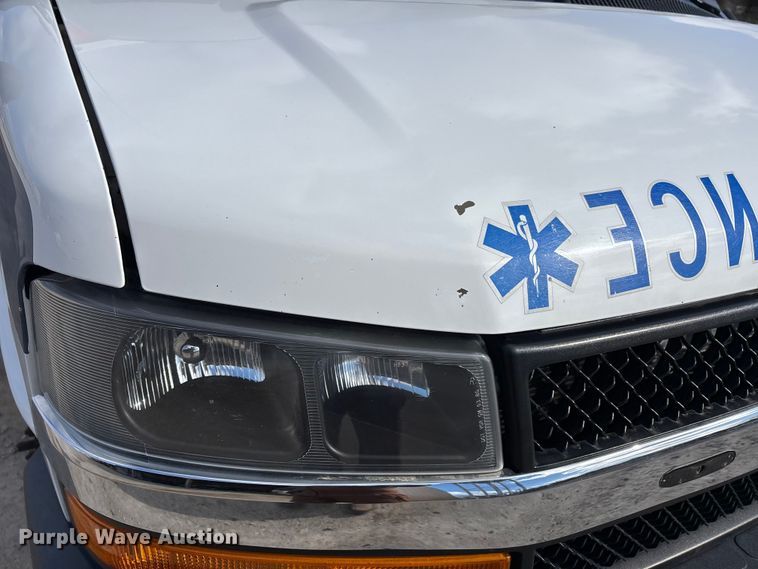 image for item DW7415 2010 Chevrolet Express 3500 ambulance