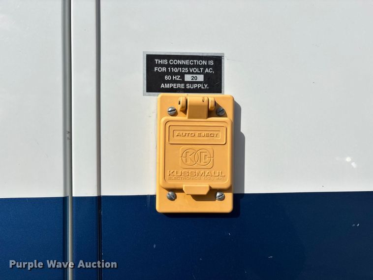 image for item DW7415 2010 Chevrolet Express 3500 ambulance