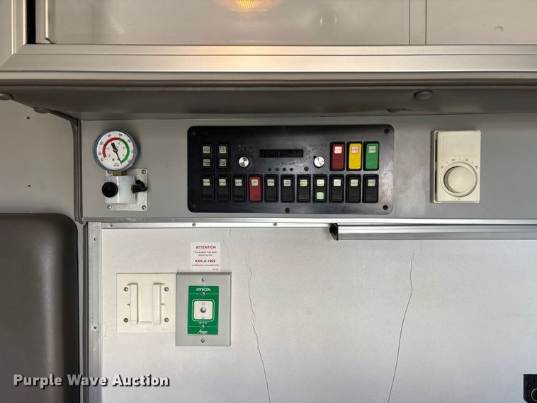 image for item DW7415 2010 Chevrolet Express 3500 ambulance