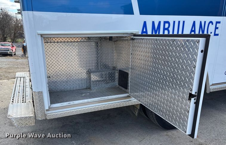 image for item DW7415 2010 Chevrolet Express 3500 ambulance